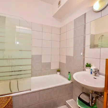 Cappuccino With Balcony And Free Parking Apartment *