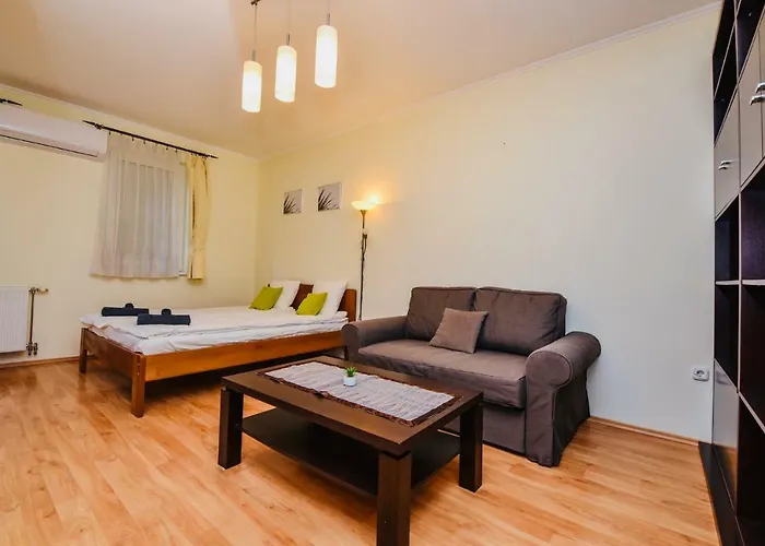 Daire Cappuccino With Balcony And Free Parking Budapeşte