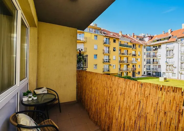Cappuccino With Balcony And Free Parking Budapeşte