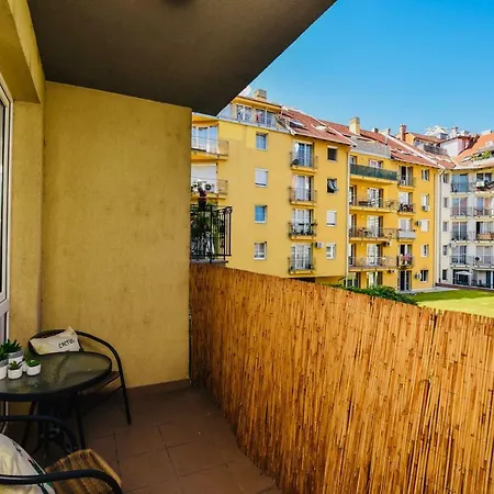 Cappuccino With Balcony And Free Parking Budapest